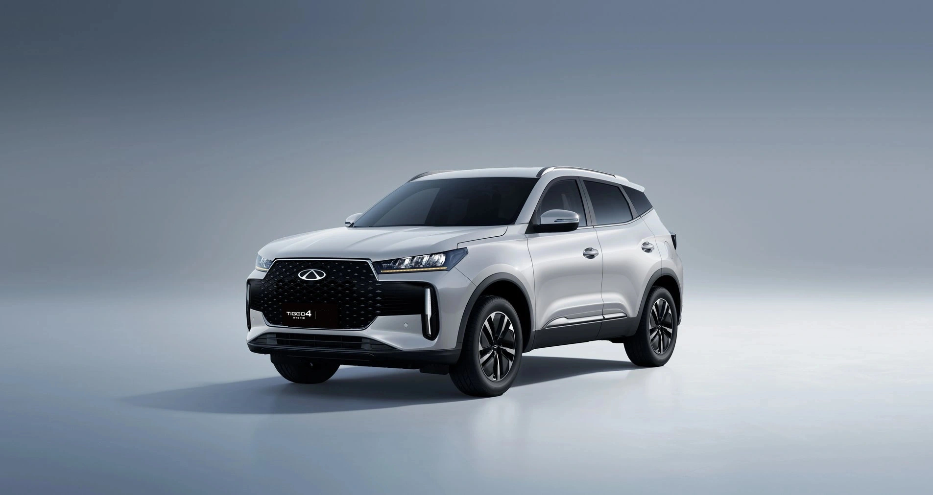CHERY TIGGO 4 HEV Moonlight Silver